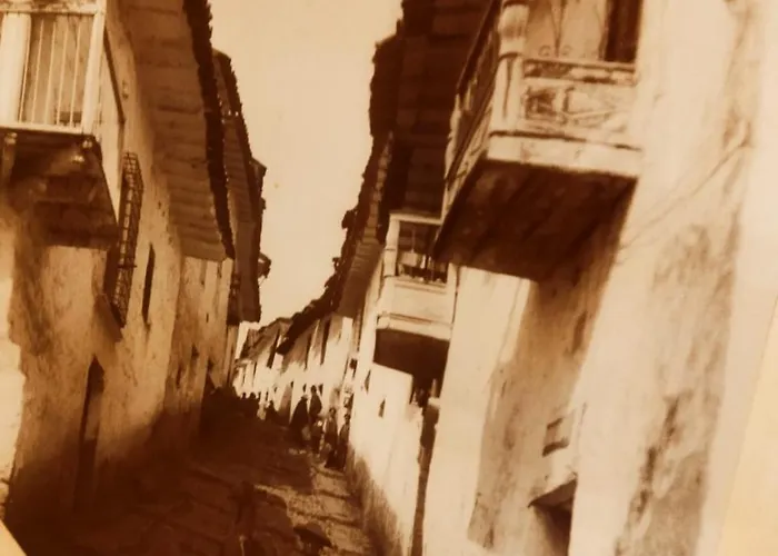 Pensão Saqra *